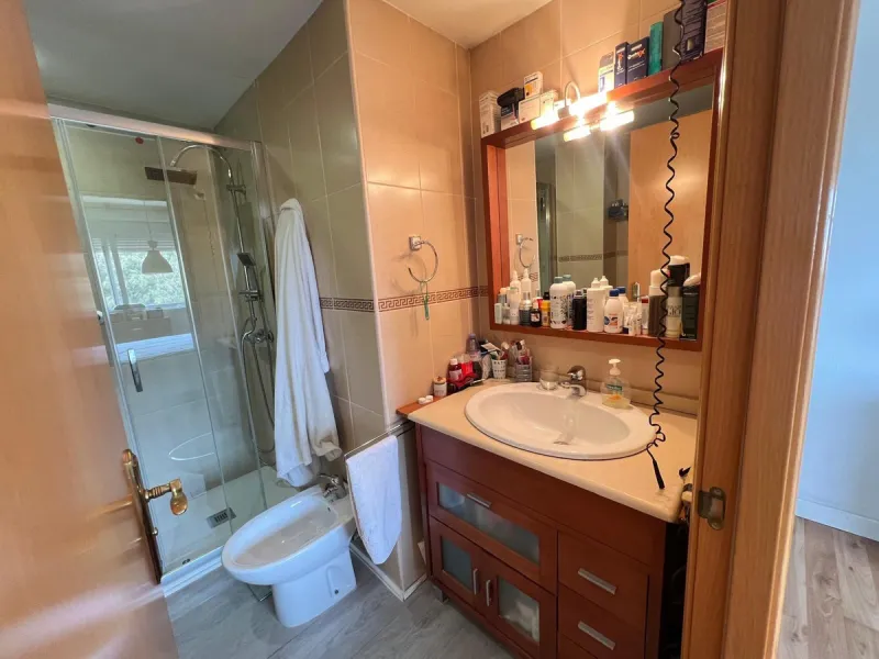 Spacious apartment in the exclusive Puerto de la Torre/Teatinos area, gated community in perfect condition