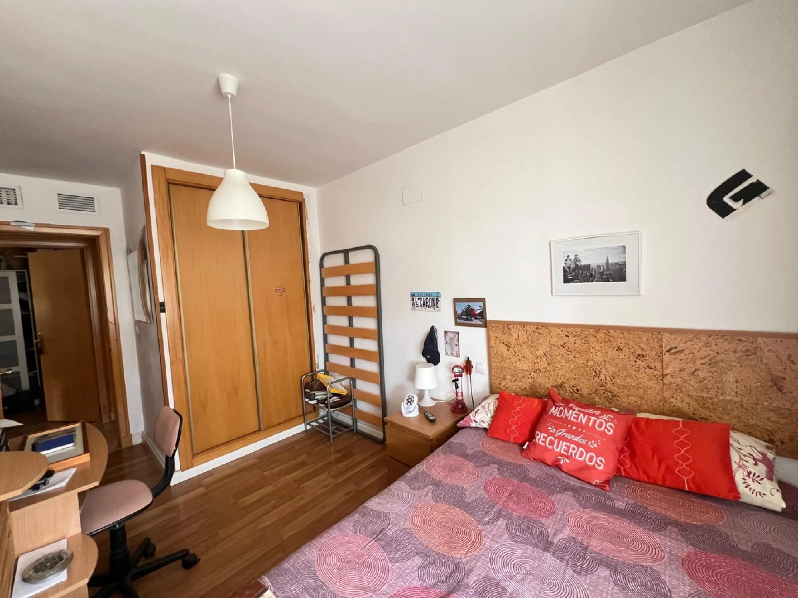 Spacious apartment in the exclusive Puerto de la Torre/Teatinos area, gated community in perfect condition