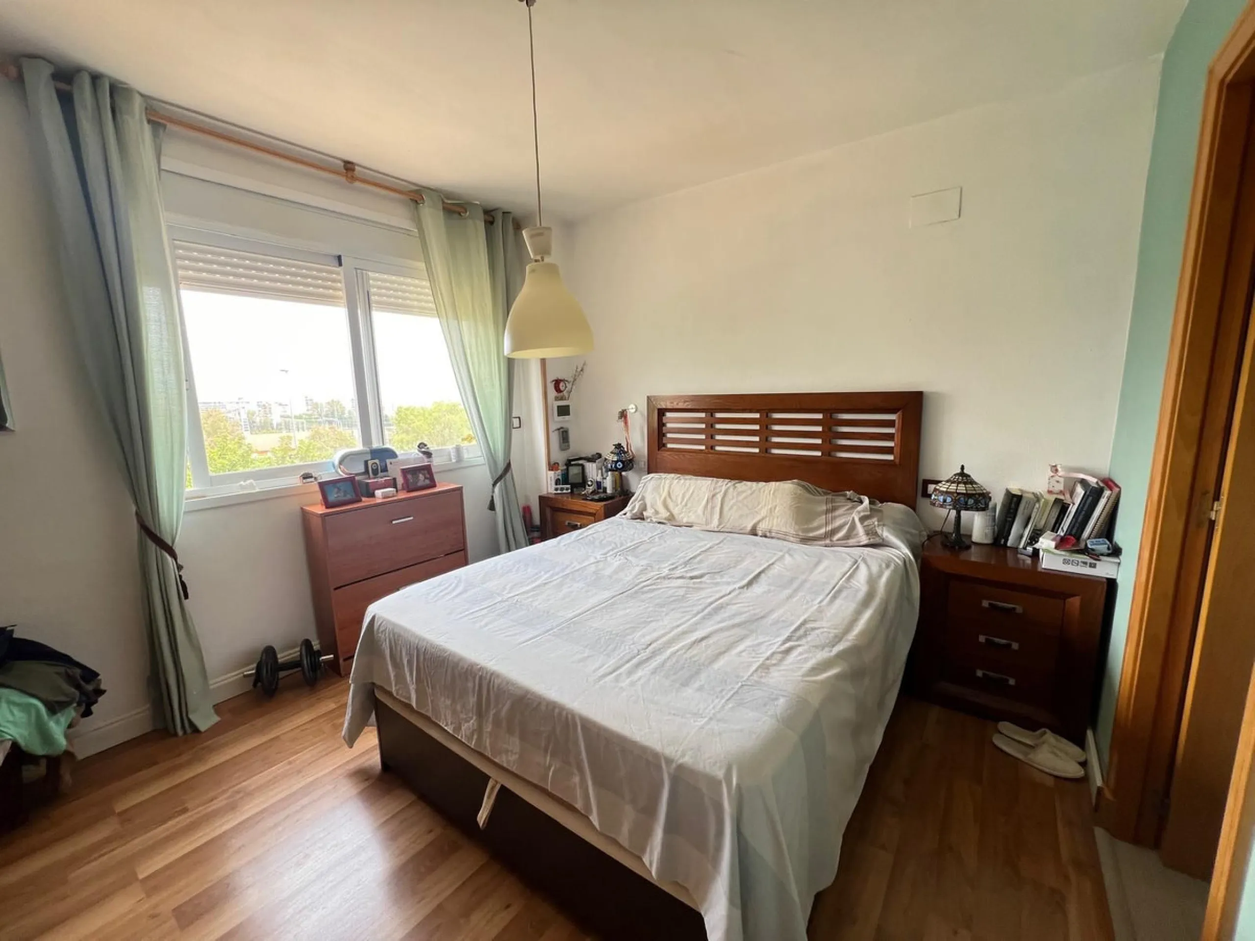 Spacious apartment in the exclusive Puerto de la Torre/Teatinos area, gated community in perfect condition