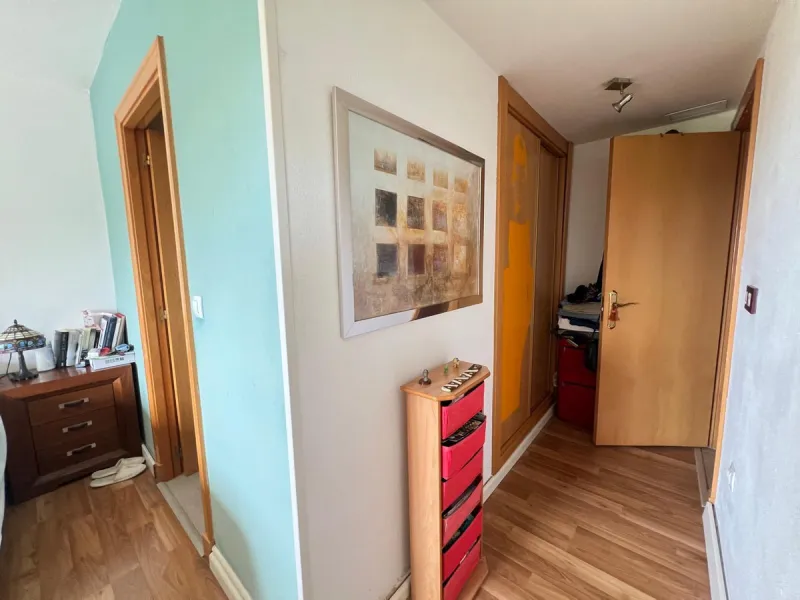 Spacious apartment in the exclusive Puerto de la Torre/Teatinos area, gated community in perfect condition