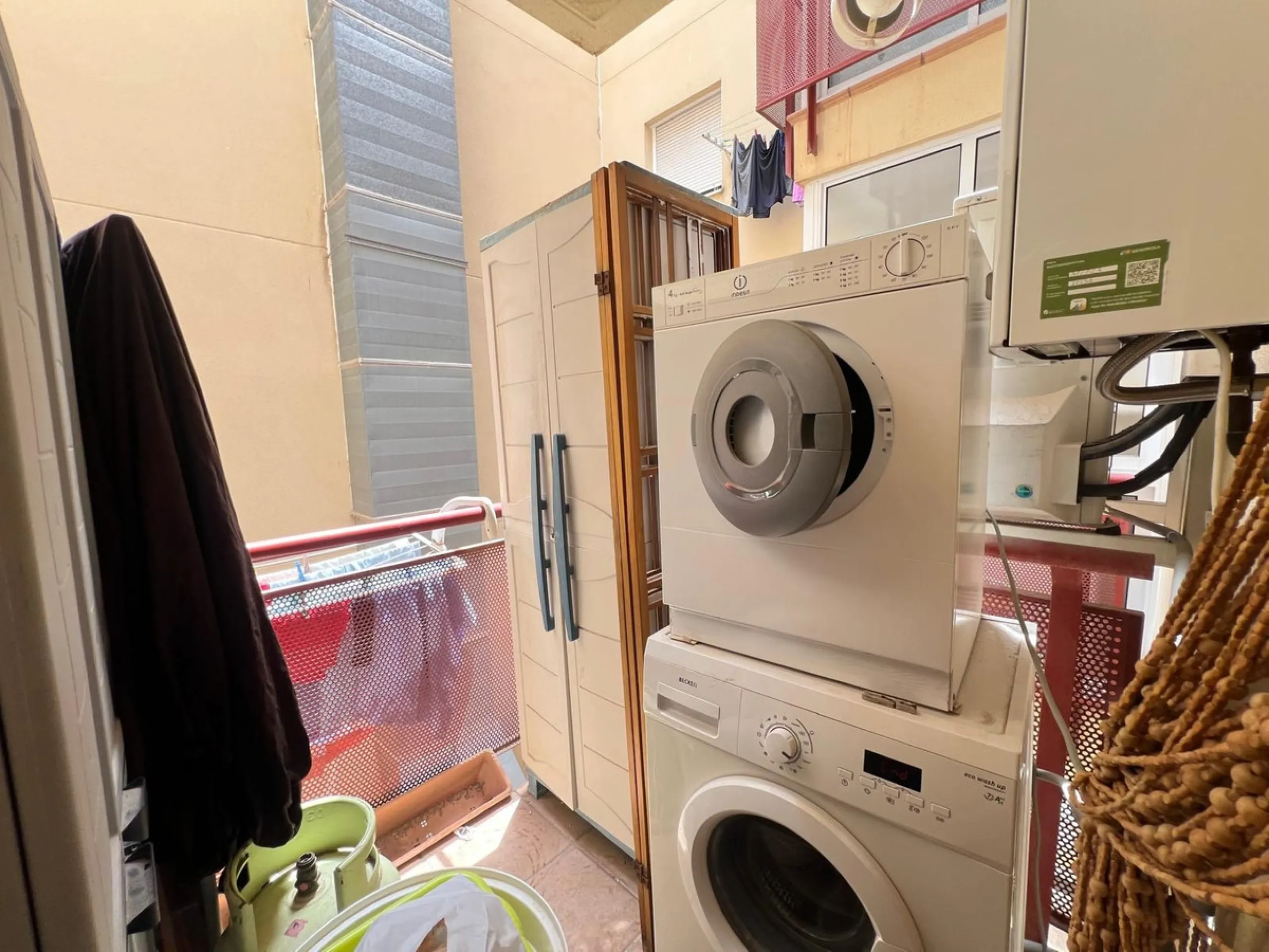 Spacious apartment in the exclusive Puerto de la Torre/Teatinos area, gated community in perfect condition