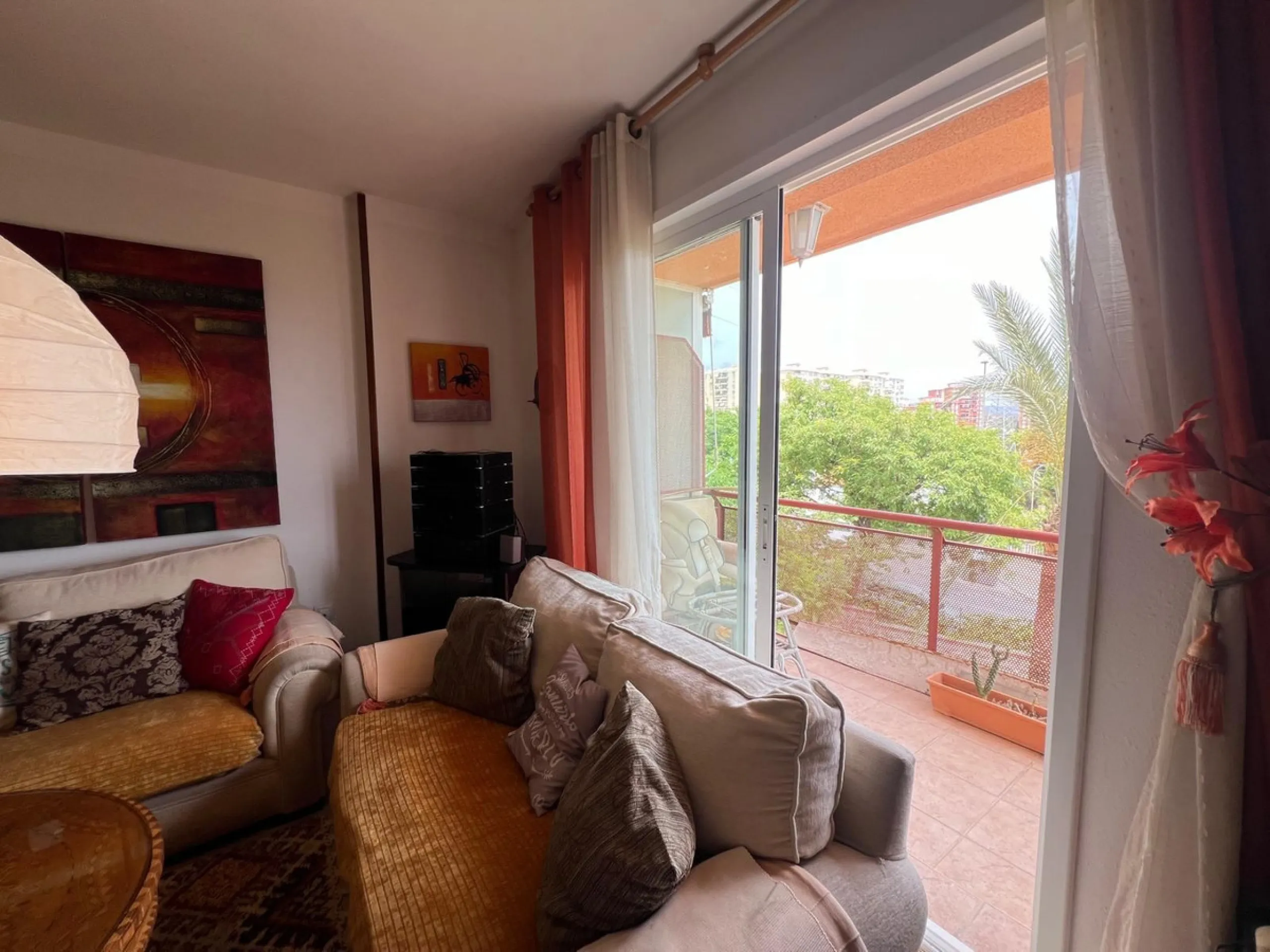 Spacious apartment in the exclusive Puerto de la Torre/Teatinos area, gated community in perfect condition