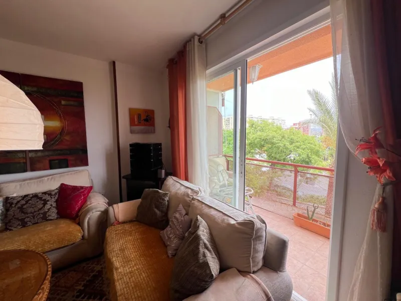 Spacious apartment in the exclusive Puerto de la Torre/Teatinos area, gated community in perfect condition