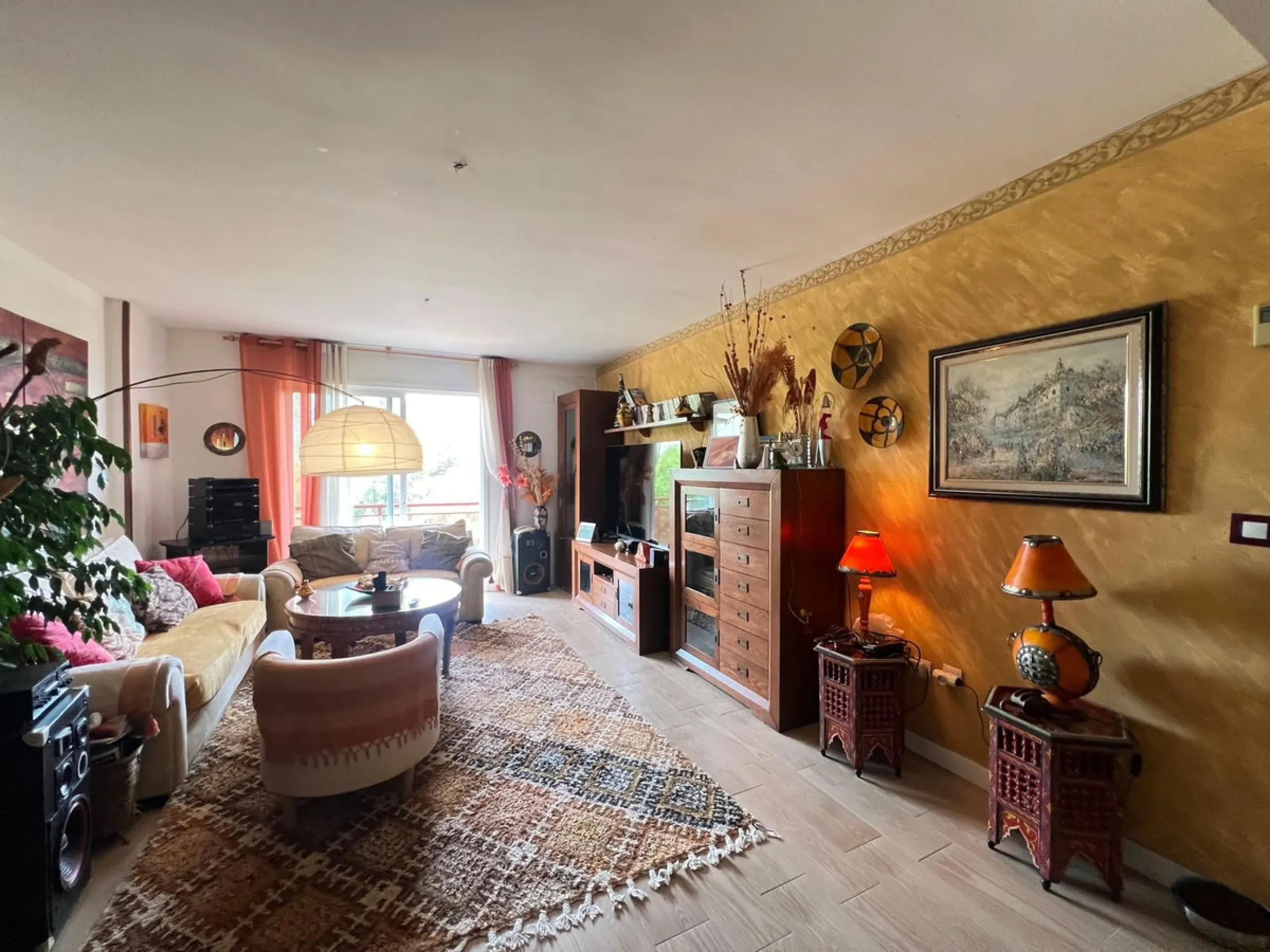 Spacious apartment in the exclusive Puerto de la Torre/Teatinos area, gated community in perfect condition