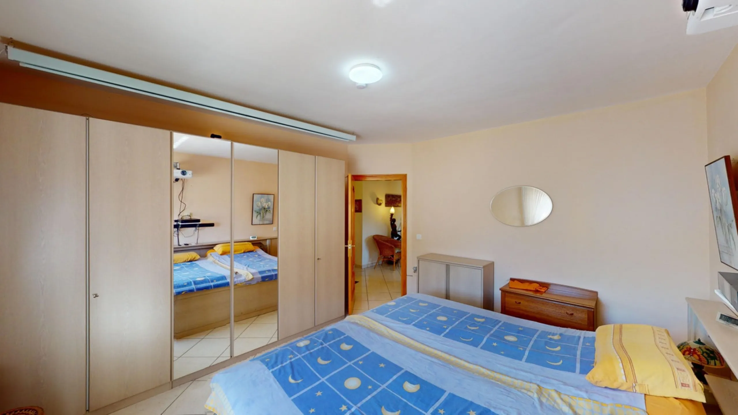 This exceptional, spacious U-shaped villa is located in the picturesque area of Iznate and offers two separate living units, each fully equipped. The villa spans two floors and features a total of seven bedrooms and six bathrooms. Each unit includes a fun
