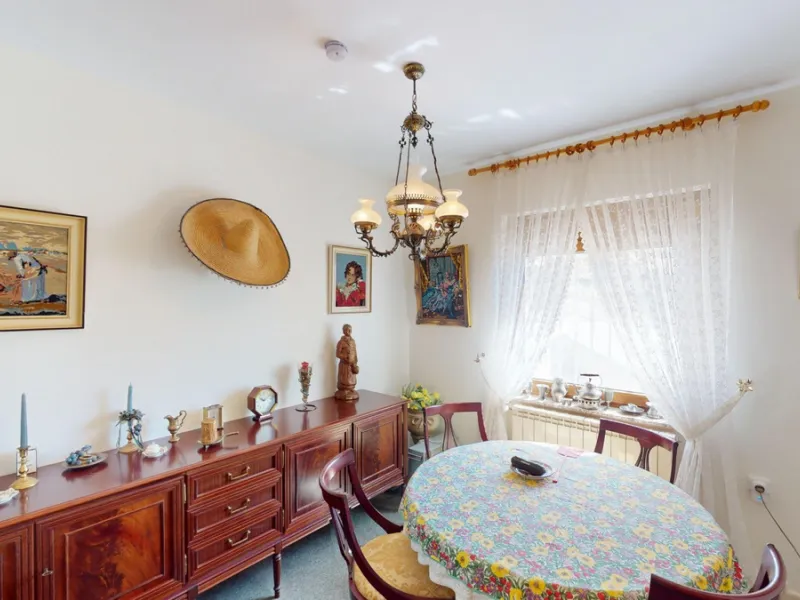 This exceptional, spacious U-shaped villa is located in the picturesque area of Iznate and offers two separate living units, each fully equipped. The villa spans two floors and features a total of seven bedrooms and six bathrooms. Each unit includes a fun