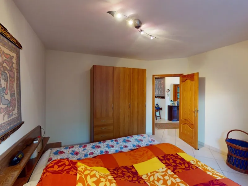This exceptional, spacious U-shaped villa is located in the picturesque area of Iznate and offers two separate living units, each fully equipped. The villa spans two floors and features a total of seven bedrooms and six bathrooms. Each unit includes a fun
