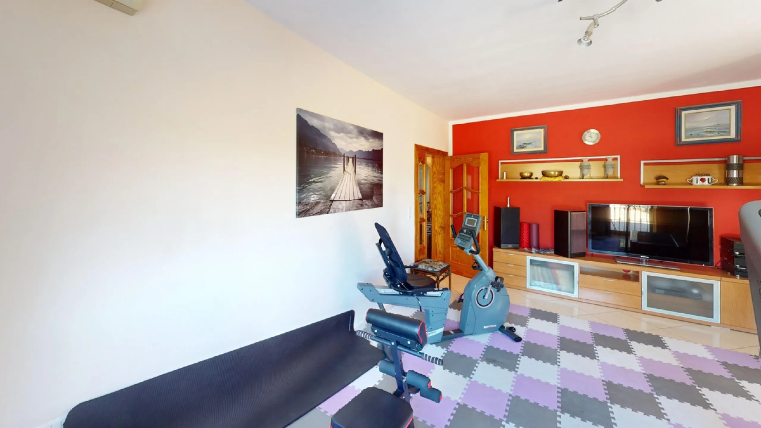 This exceptional, spacious U-shaped villa is located in the picturesque area of Iznate and offers two separate living units, each fully equipped. The villa spans two floors and features a total of seven bedrooms and six bathrooms. Each unit includes a fun