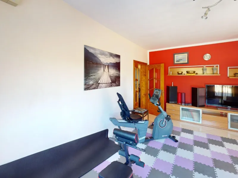 This exceptional, spacious U-shaped villa is located in the picturesque area of Iznate and offers two separate living units, each fully equipped. The villa spans two floors and features a total of seven bedrooms and six bathrooms. Each unit includes a fun