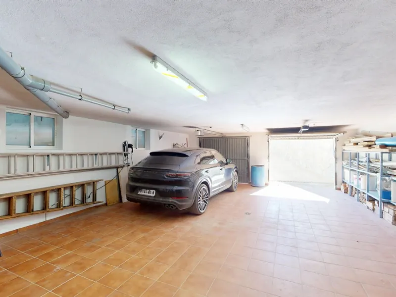 This exceptional, spacious U-shaped villa is located in the picturesque area of Iznate and offers two separate living units, each fully equipped. The villa spans two floors and features a total of seven bedrooms and six bathrooms. Each unit includes a fun