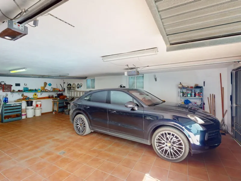 This exceptional, spacious U-shaped villa is located in the picturesque area of Iznate and offers two separate living units, each fully equipped. The villa spans two floors and features a total of seven bedrooms and six bathrooms. Each unit includes a fun