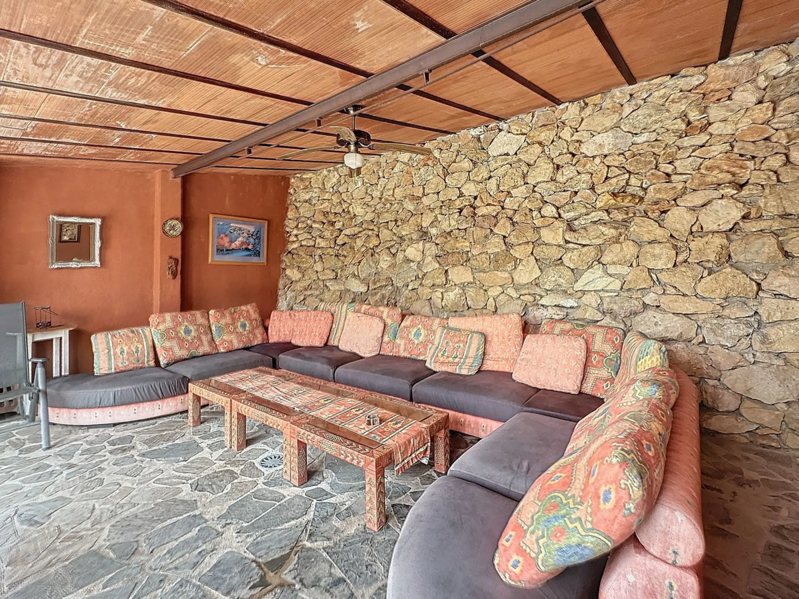 House - Finca - Cortijo в продаже в Monda, Málaga. В доме 5 спален и 5 ванных комнат. Площадь дома 290 м². Площадь участка 1877 м²