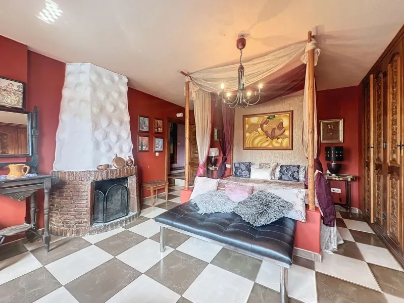 House - Finca - Cortijo в продаже в Monda, Málaga. В доме 5 спален и 5 ванных комнат. Площадь дома 290 м². Площадь участка 1877 м²