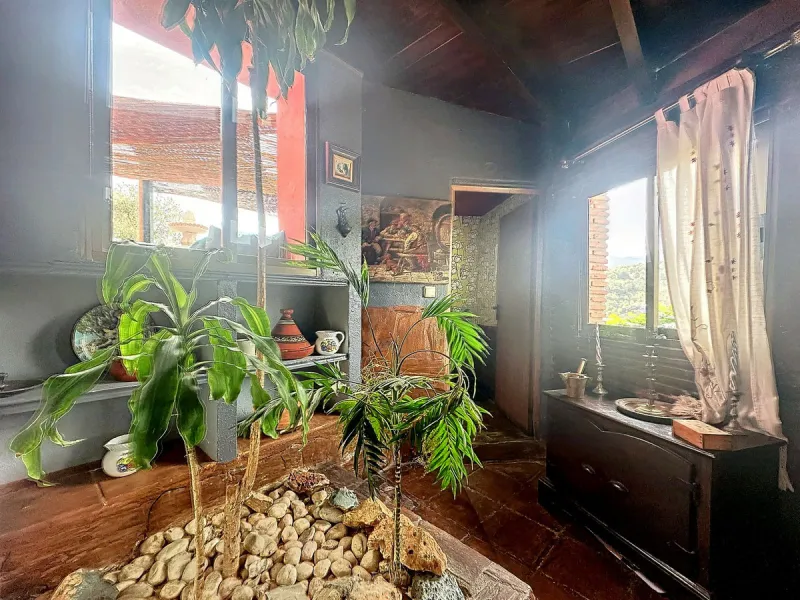 House - Finca - Cortijo в продаже в Monda, Málaga. В доме 5 спален и 5 ванных комнат. Площадь дома 290 м². Площадь участка 1877 м²