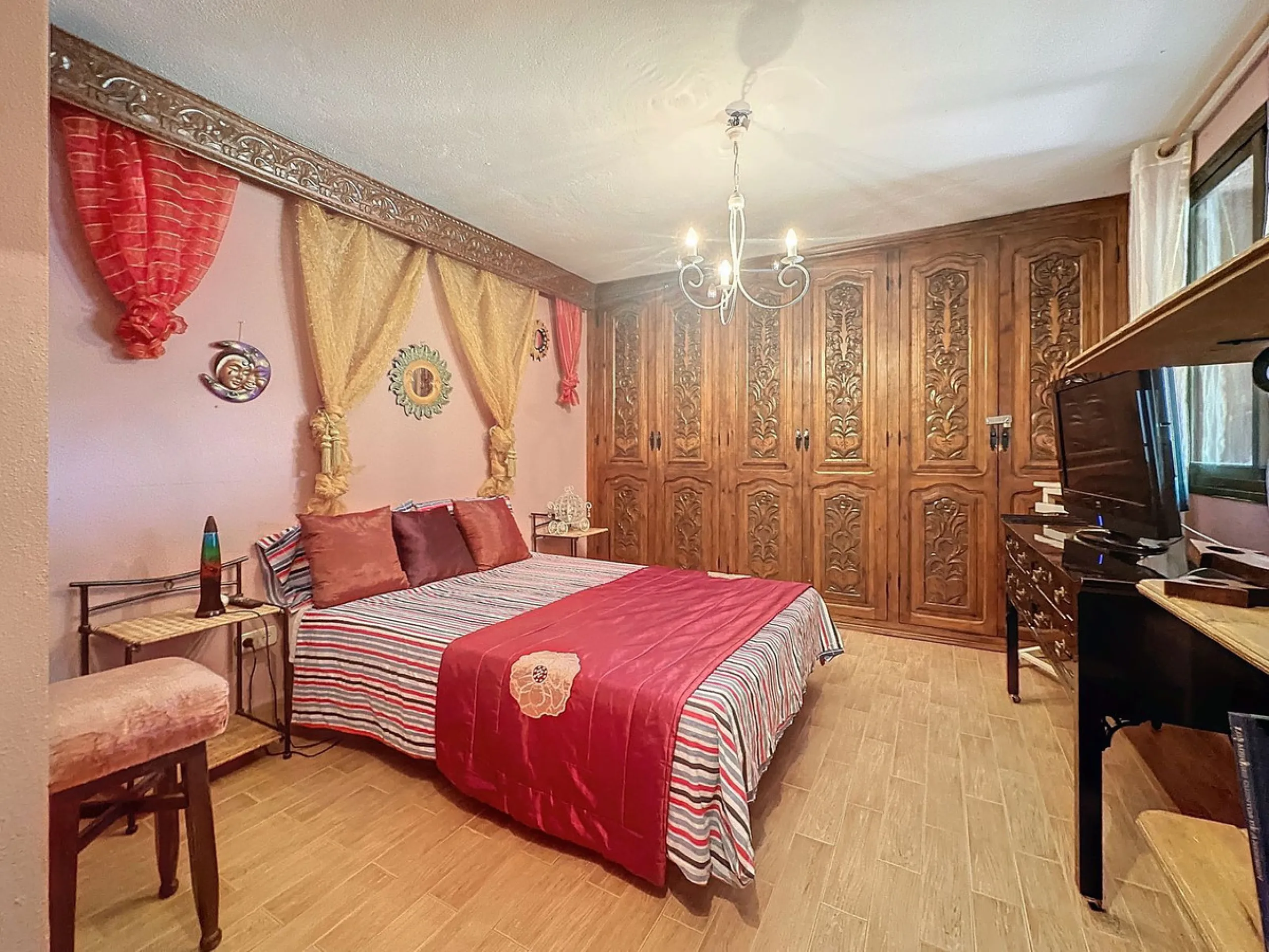 House - Finca - Cortijo в продаже в Monda, Málaga. В доме 5 спален и 5 ванных комнат. Площадь дома 290 м². Площадь участка 1877 м²