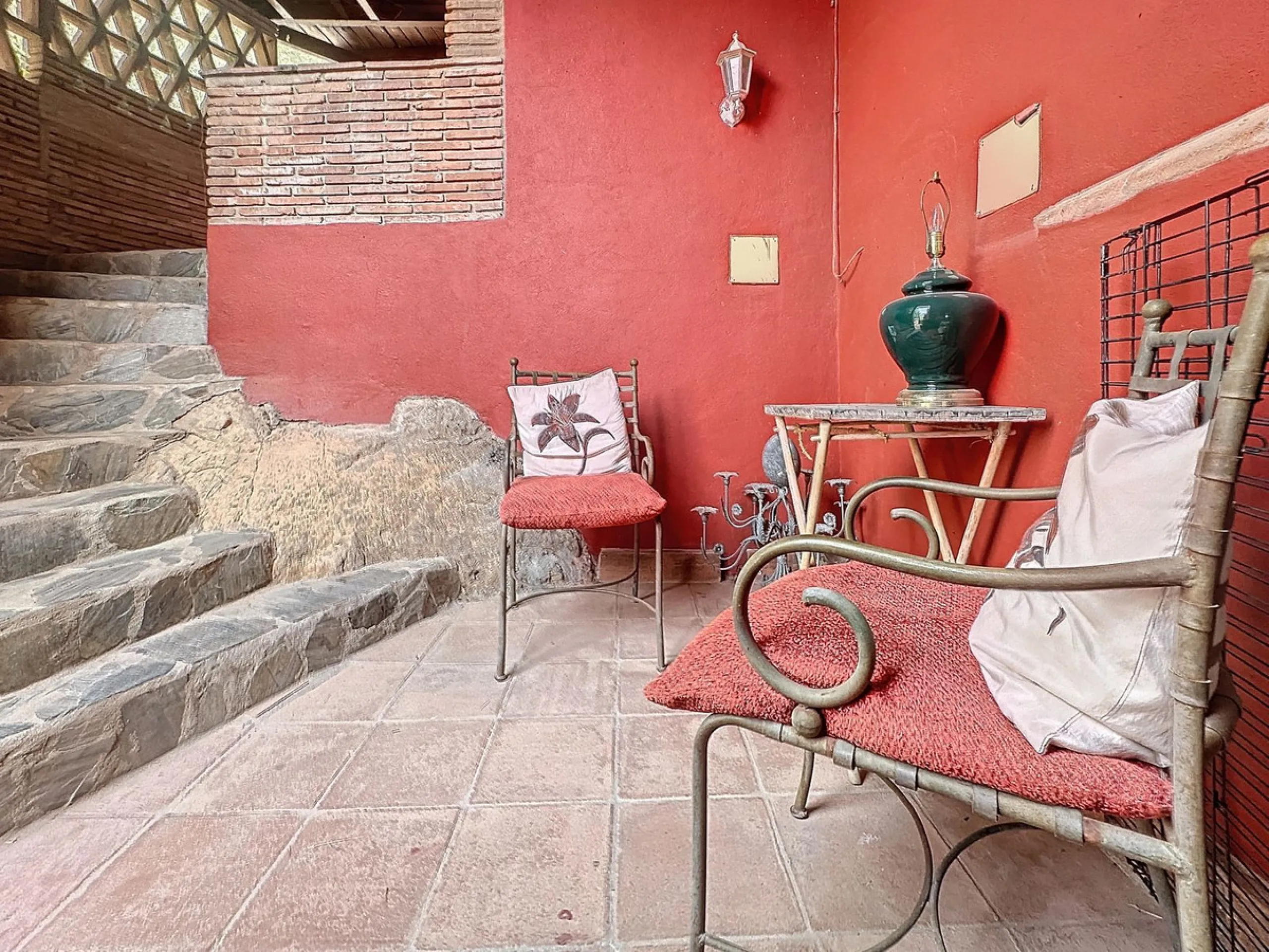 House - Finca - Cortijo в продаже в Monda, Málaga. В доме 5 спален и 5 ванных комнат. Площадь дома 290 м². Площадь участка 1877 м²