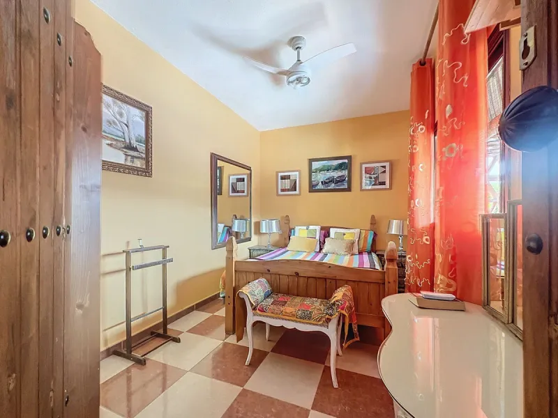House - Finca - Cortijo в продаже в Monda, Málaga. В доме 5 спален и 5 ванных комнат. Площадь дома 290 м². Площадь участка 1877 м²