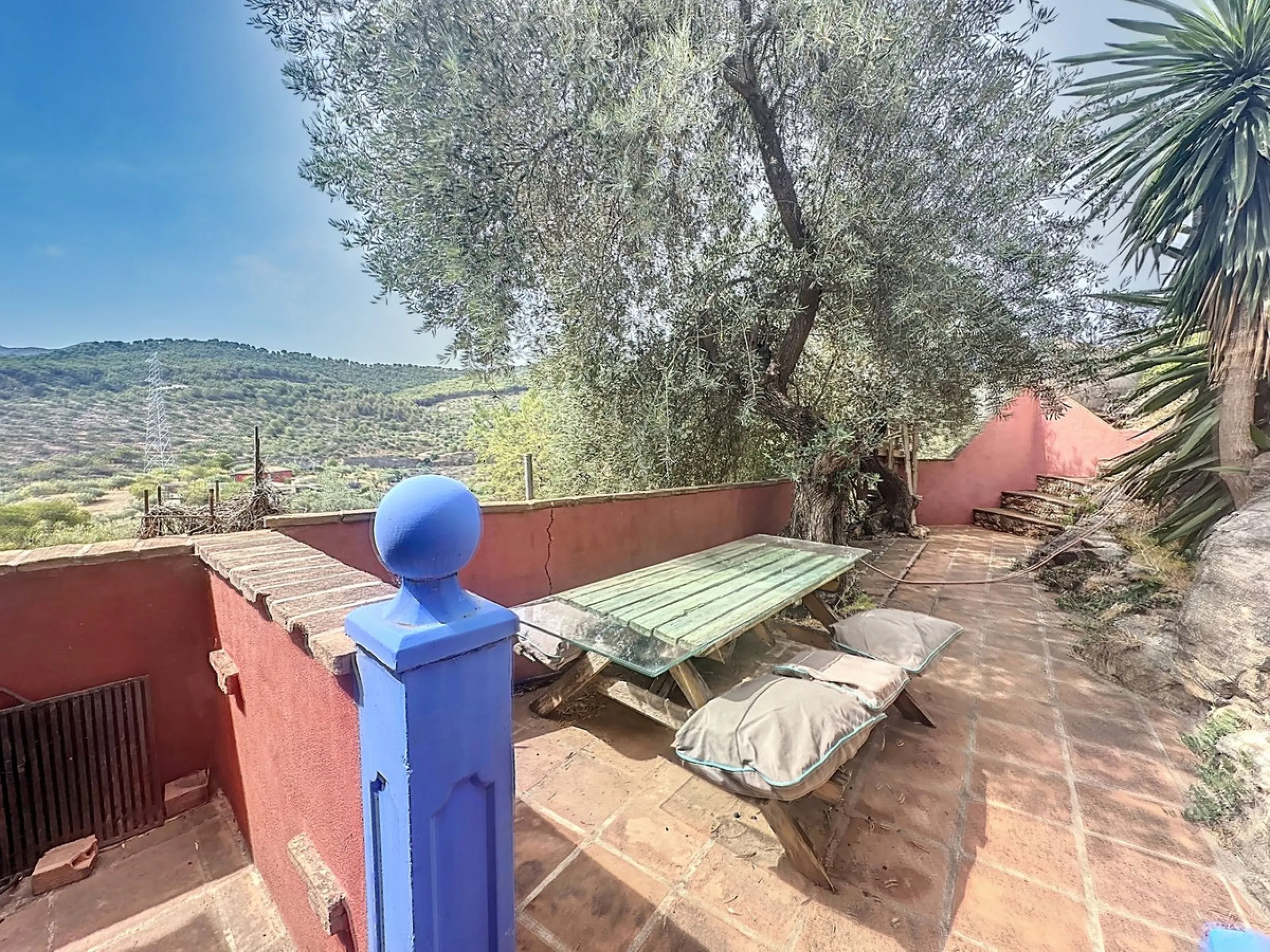 House - Finca - Cortijo в продаже в Monda, Málaga. В доме 5 спален и 5 ванных комнат. Площадь дома 290 м². Площадь участка 1877 м²