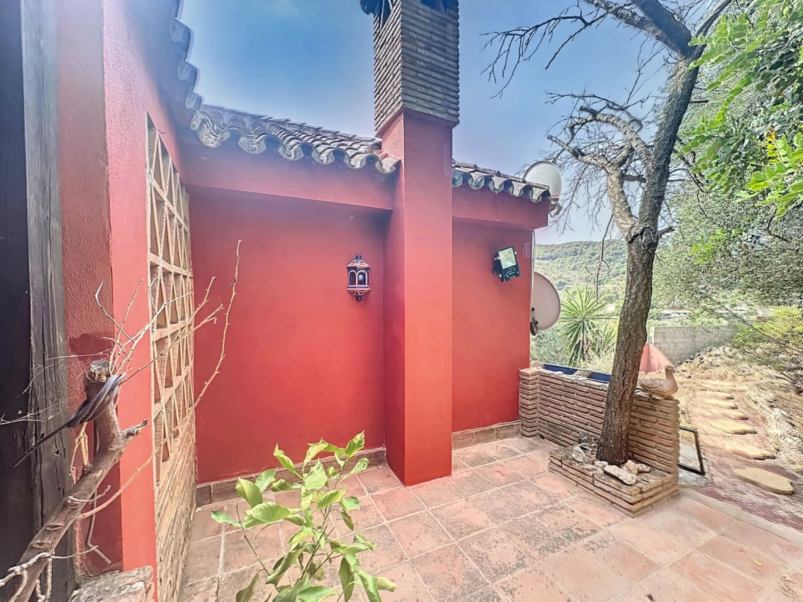 House - Finca - Cortijo в продаже в Monda, Málaga. В доме 5 спален и 5 ванных комнат. Площадь дома 290 м². Площадь участка 1877 м²