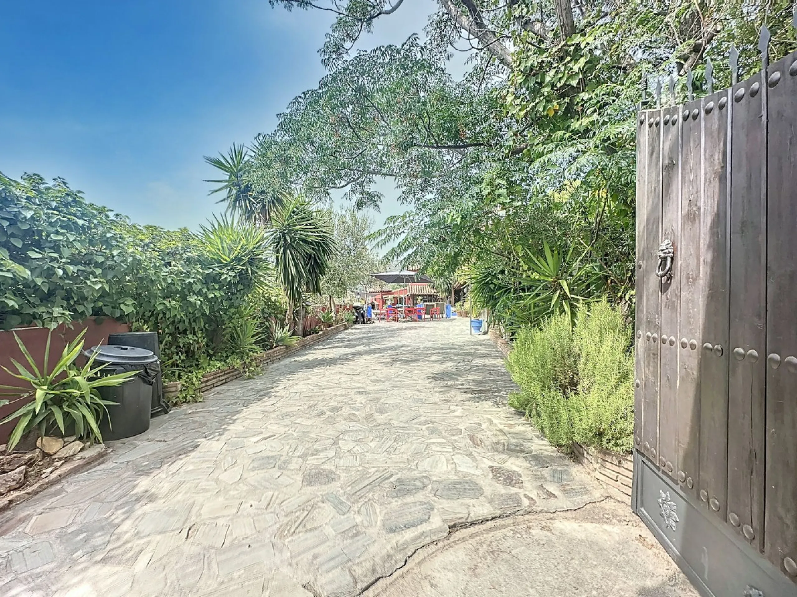House - Finca - Cortijo в продаже в Monda, Málaga. В доме 5 спален и 5 ванных комнат. Площадь дома 290 м². Площадь участка 1877 м²