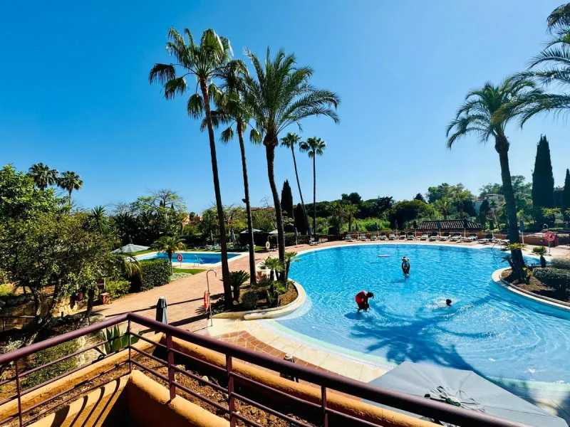 The property boasts an elegant layout and well-defined spaces. It features a closed area of one hundred forty-four meters and forty square decimeters, complemented by a covered terrace of sixty meters and nine square decimeters, and an uncovered terrace o