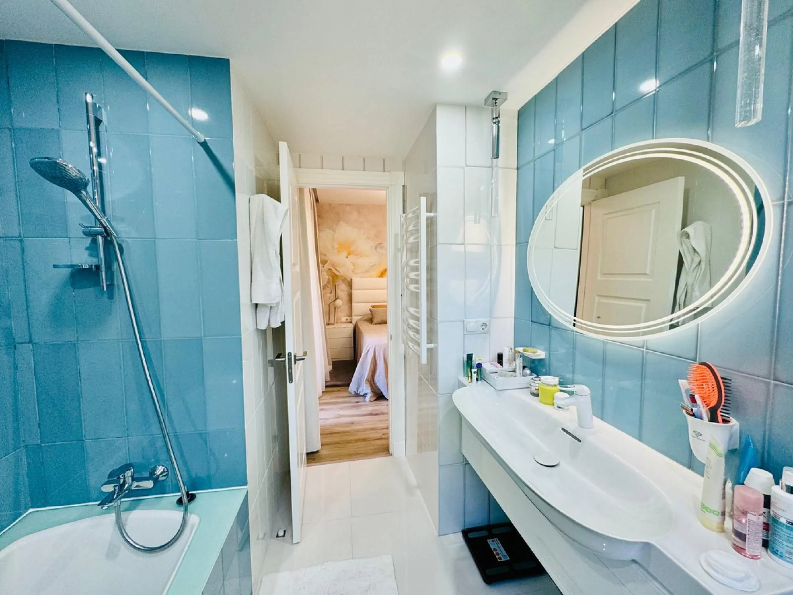 The property boasts an elegant layout and well-defined spaces. It features a closed area of one hundred forty-four meters and forty square decimeters, complemented by a covered terrace of sixty meters and nine square decimeters, and an uncovered terrace o