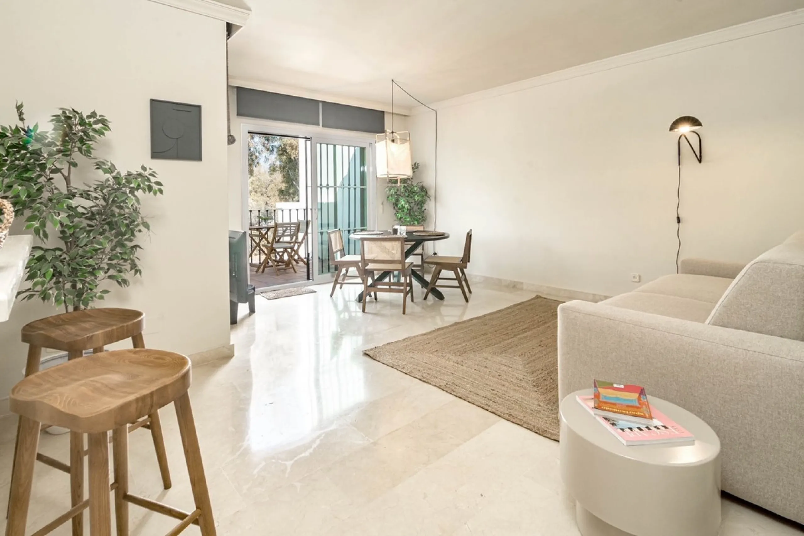 Apartment - Top Floor Apartment в продаже в Marbella, Málaga. В доме 1 спален и 1 ванных комнат. Площадь дома 85 м²