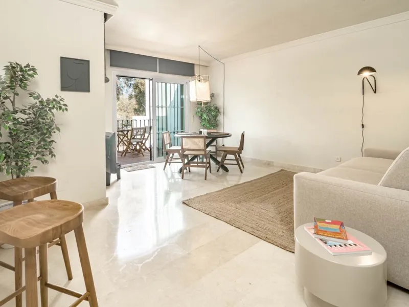 Apartment - Top Floor Apartment в продаже в Marbella, Málaga. В доме 1 спален и 1 ванных комнат. Площадь дома 85 м²