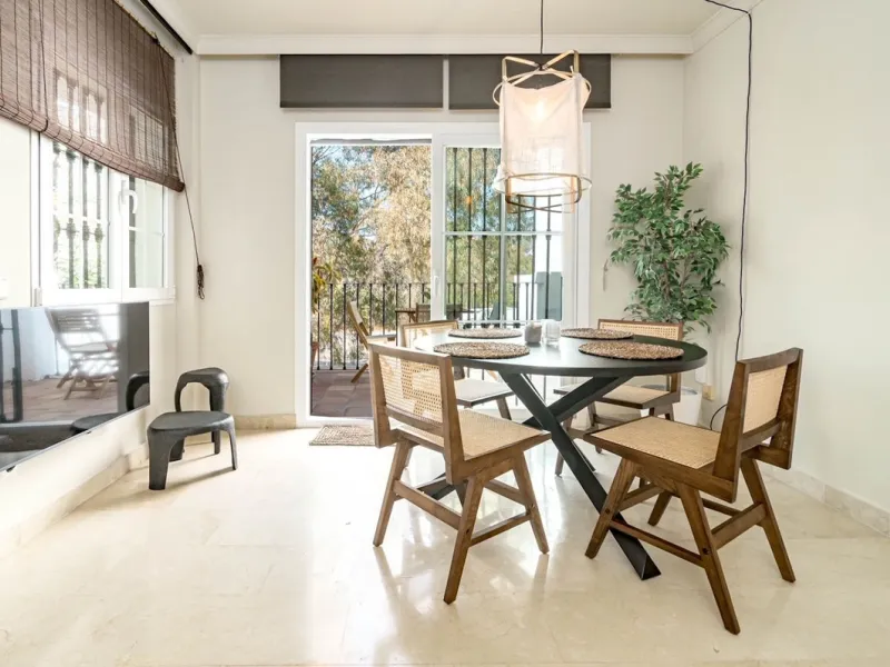 Apartment - Top Floor Apartment в продаже в Marbella, Málaga. В доме 1 спален и 1 ванных комнат. Площадь дома 85 м²