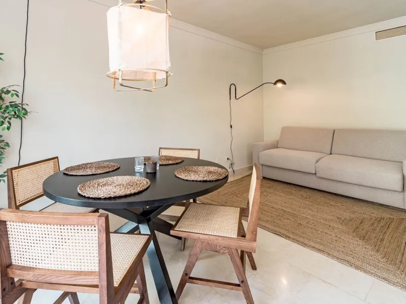 Apartment - Top Floor Apartment в продаже в Marbella, Málaga. В доме 1 спален и 1 ванных комнат. Площадь дома 85 м²