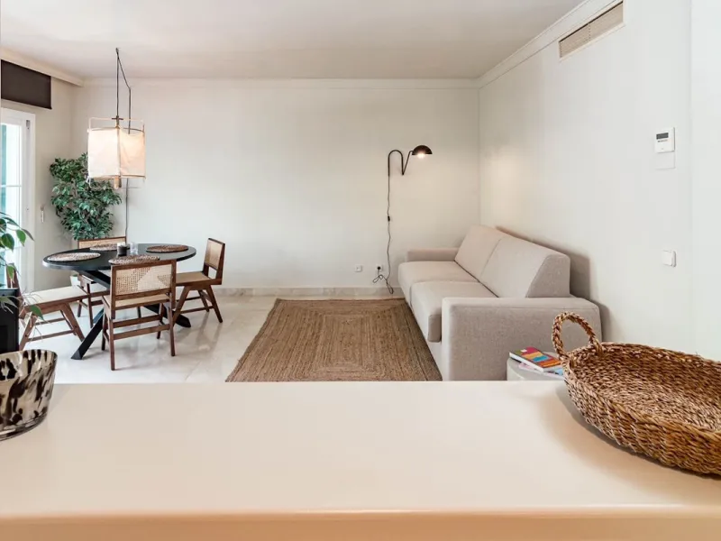 Apartment - Top Floor Apartment в продаже в Marbella, Málaga. В доме 1 спален и 1 ванных комнат. Площадь дома 85 м²