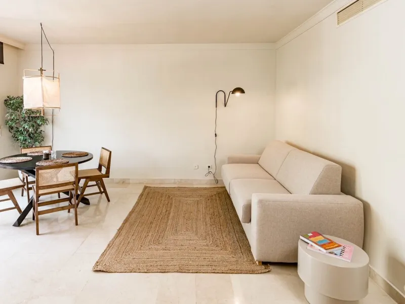 Apartment - Top Floor Apartment в продаже в Marbella, Málaga. В доме 1 спален и 1 ванных комнат. Площадь дома 85 м²