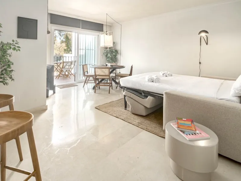 Apartment - Top Floor Apartment в продаже в Marbella, Málaga. В доме 1 спален и 1 ванных комнат. Площадь дома 85 м²
