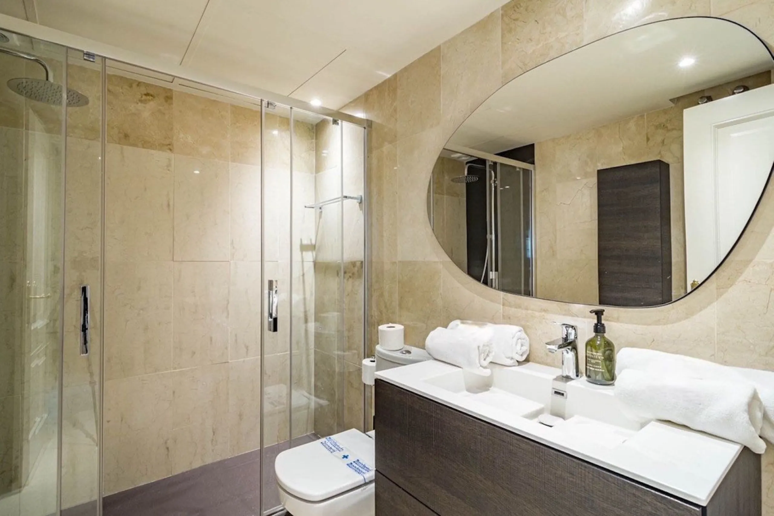 Apartment - Top Floor Apartment в продаже в Marbella, Málaga. В доме 1 спален и 1 ванных комнат. Площадь дома 85 м²