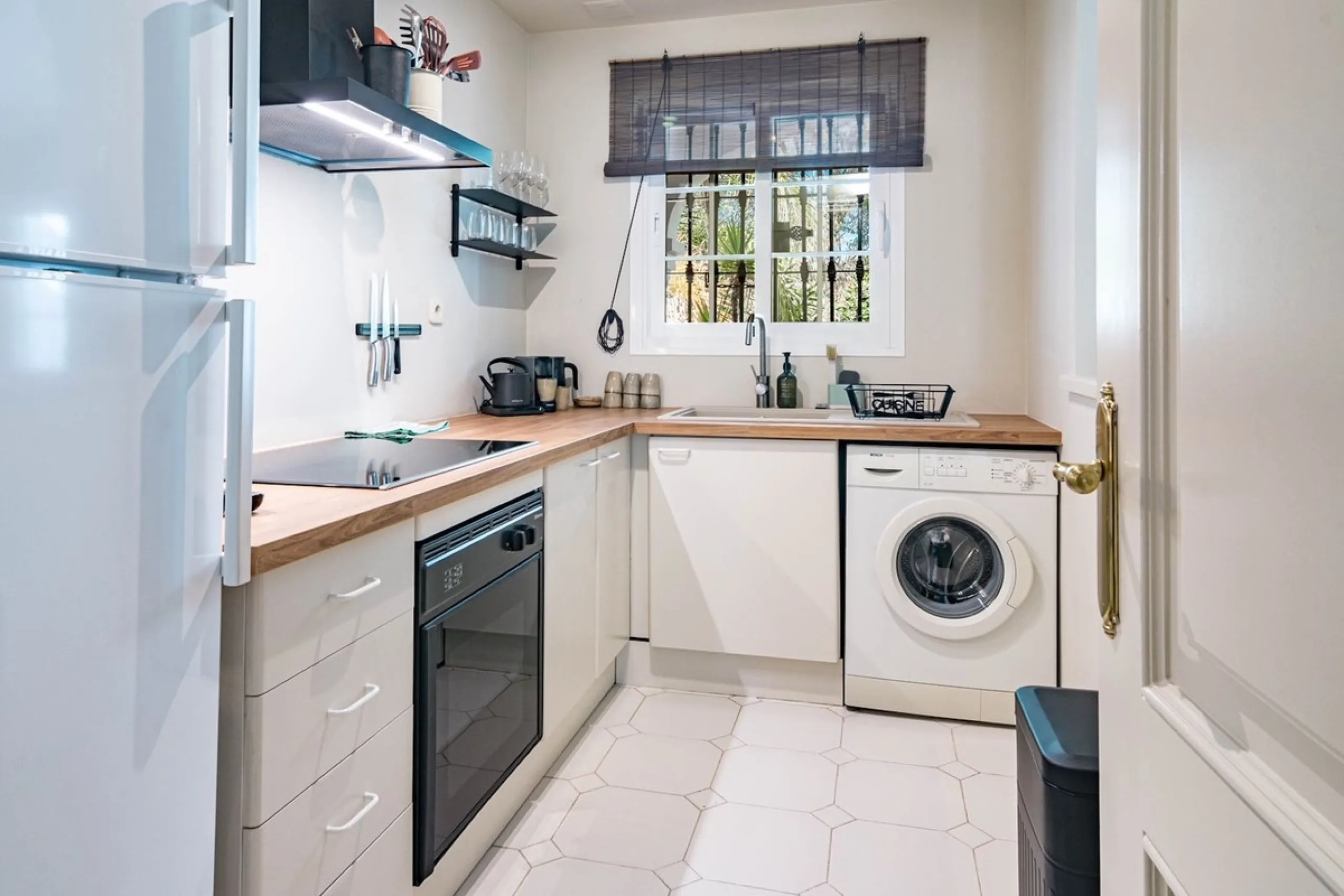 Apartment - Top Floor Apartment в продаже в Marbella, Málaga. В доме 1 спален и 1 ванных комнат. Площадь дома 85 м²
