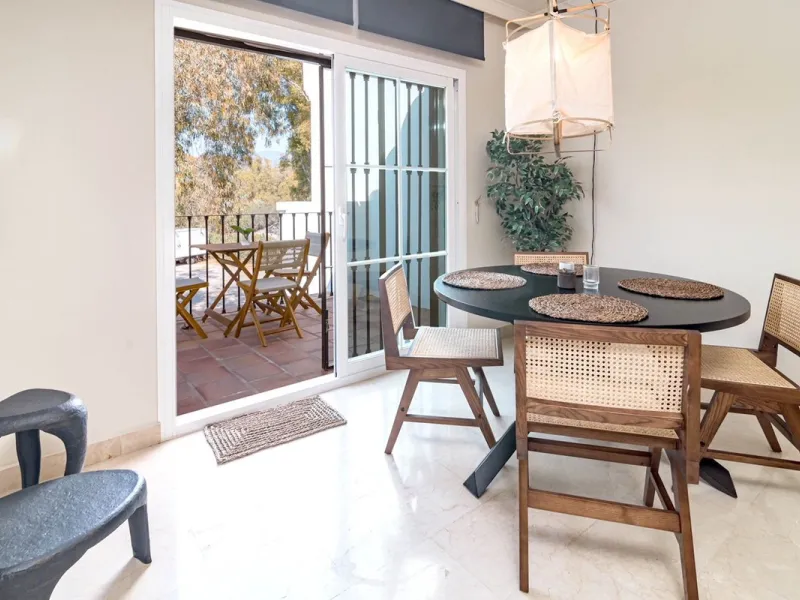 Apartment - Top Floor Apartment в продаже в Marbella, Málaga. В доме 1 спален и 1 ванных комнат. Площадь дома 85 м²