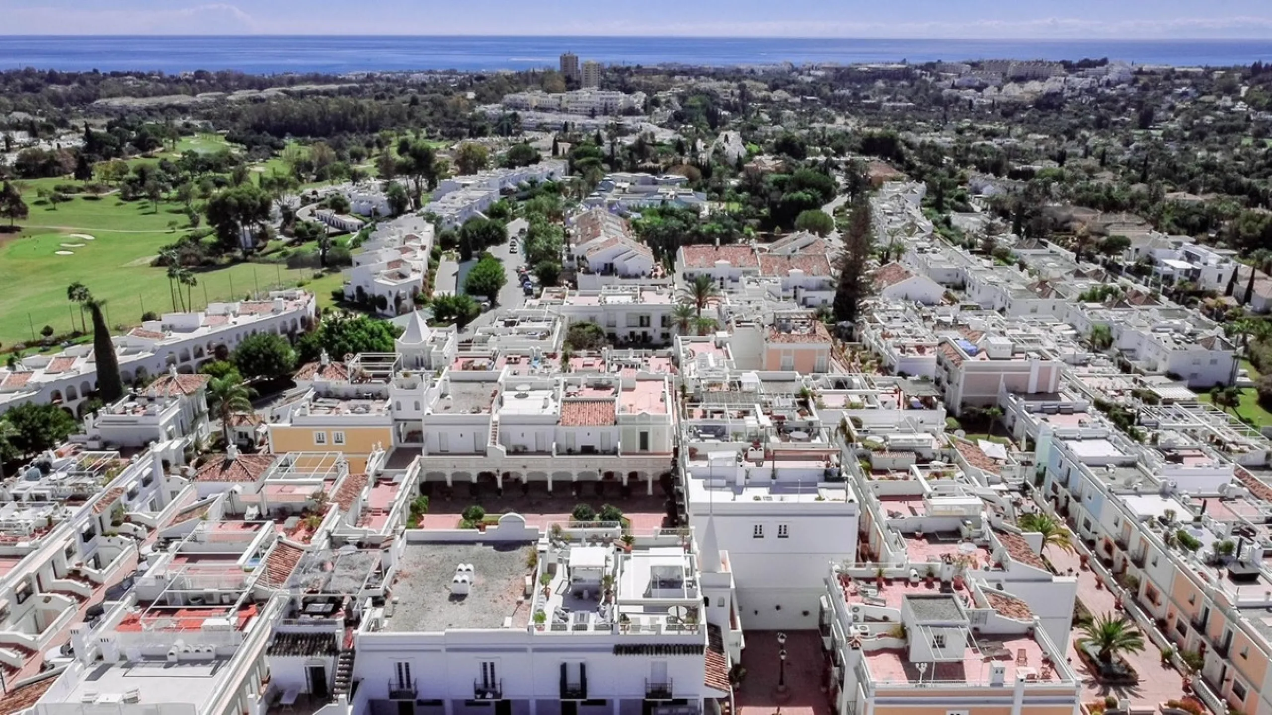 Apartment - Top Floor Apartment в продаже в Marbella, Málaga. В доме 1 спален и 1 ванных комнат. Площадь дома 85 м²