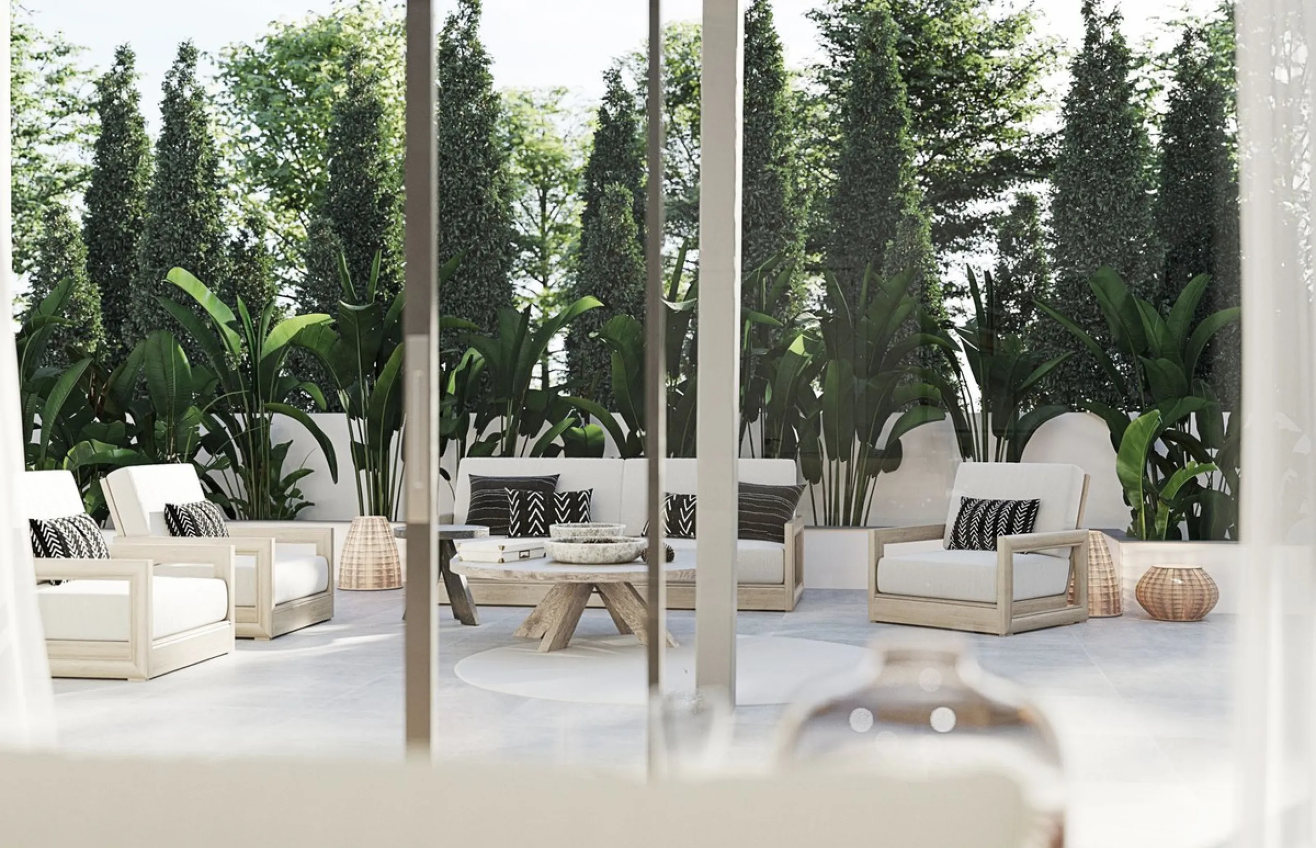 Villa to reform located in Rio Real Urbanization, 700 meters from El Trocadero beach and Rio Real Golf Club House and only 4 kilometers from the center of Marbella. It has a total constructed area of 588 m2 on a 900 m2 plot. Built on one level plus a semi