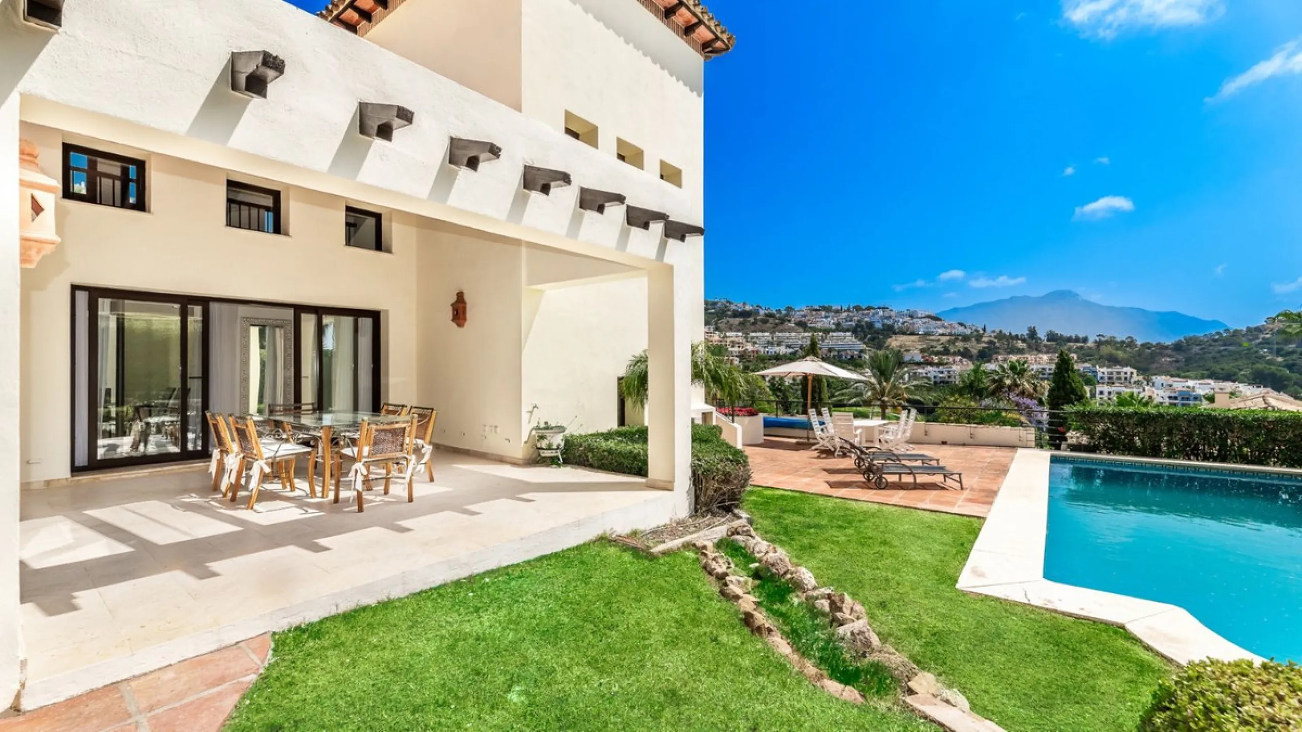 Don't miss out on this amazing opportunity to own a unique villa in the prestigious Los Arqueros Golf community! Villa Sunrise is waiting for you to make it your dream home with just a little investment.
