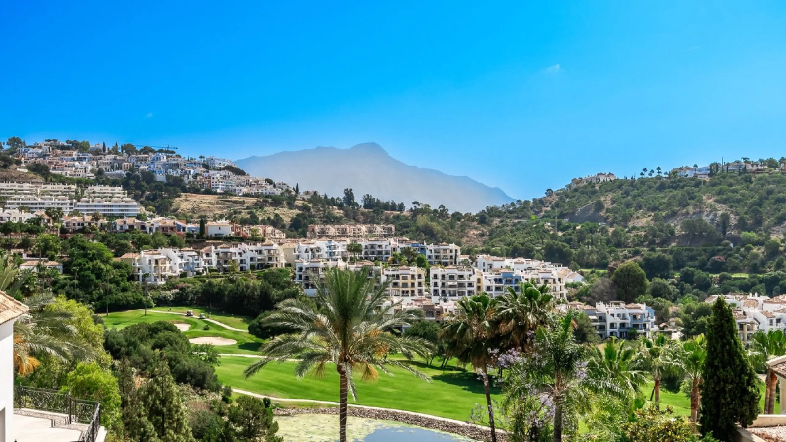 Don't miss out on this amazing opportunity to own a unique villa in the prestigious Los Arqueros Golf community! Villa Sunrise is waiting for you to make it your dream home with just a little investment.