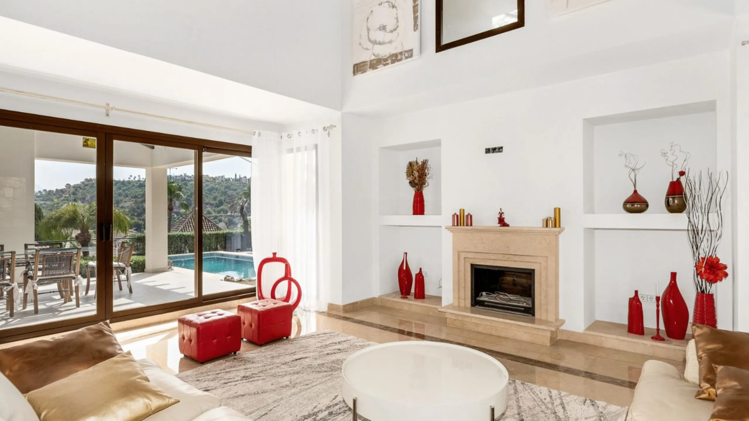 Don't miss out on this amazing opportunity to own a unique villa in the prestigious Los Arqueros Golf community! Villa Sunrise is waiting for you to make it your dream home with just a little investment.