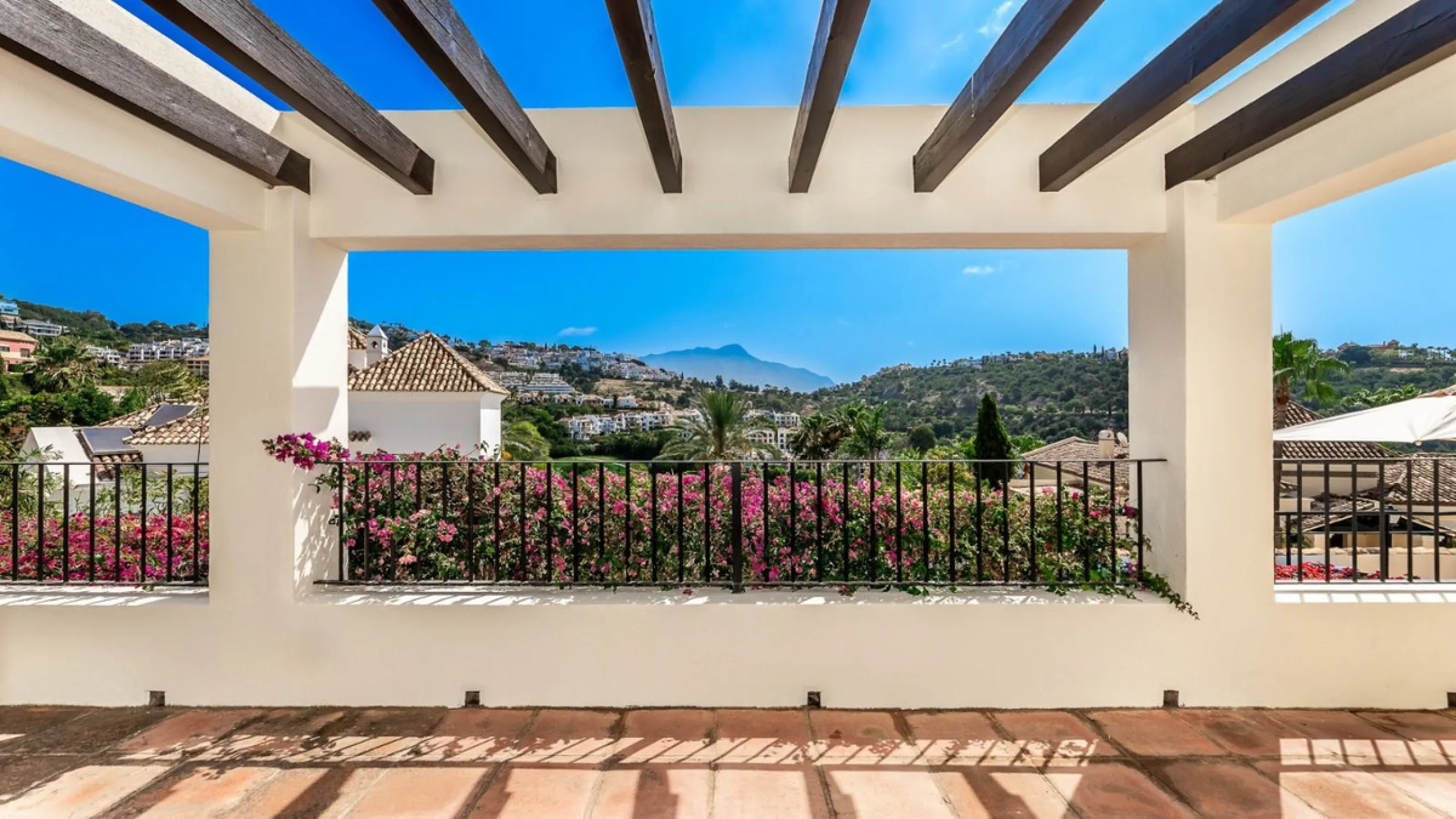Don't miss out on this amazing opportunity to own a unique villa in the prestigious Los Arqueros Golf community! Villa Sunrise is waiting for you to make it your dream home with just a little investment.