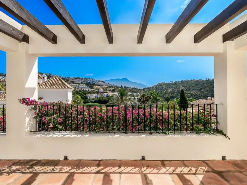 Don't miss out on this amazing opportunity to own a unique villa in the prestigious Los Arqueros Golf community! Villa Sunrise is waiting for you to make it your dream home with just a little investment.
