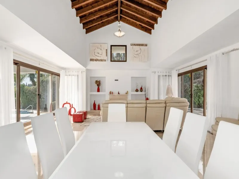 Don't miss out on this amazing opportunity to own a unique villa in the prestigious Los Arqueros Golf community! Villa Sunrise is waiting for you to make it your dream home with just a little investment.
