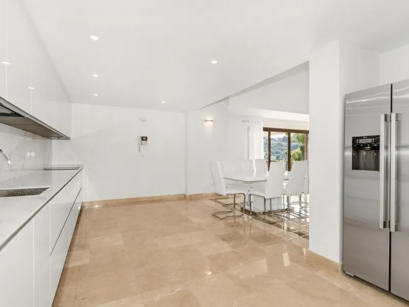 Don't miss out on this amazing opportunity to own a unique villa in the prestigious Los Arqueros Golf community! Villa Sunrise is waiting for you to make it your dream home with just a little investment.