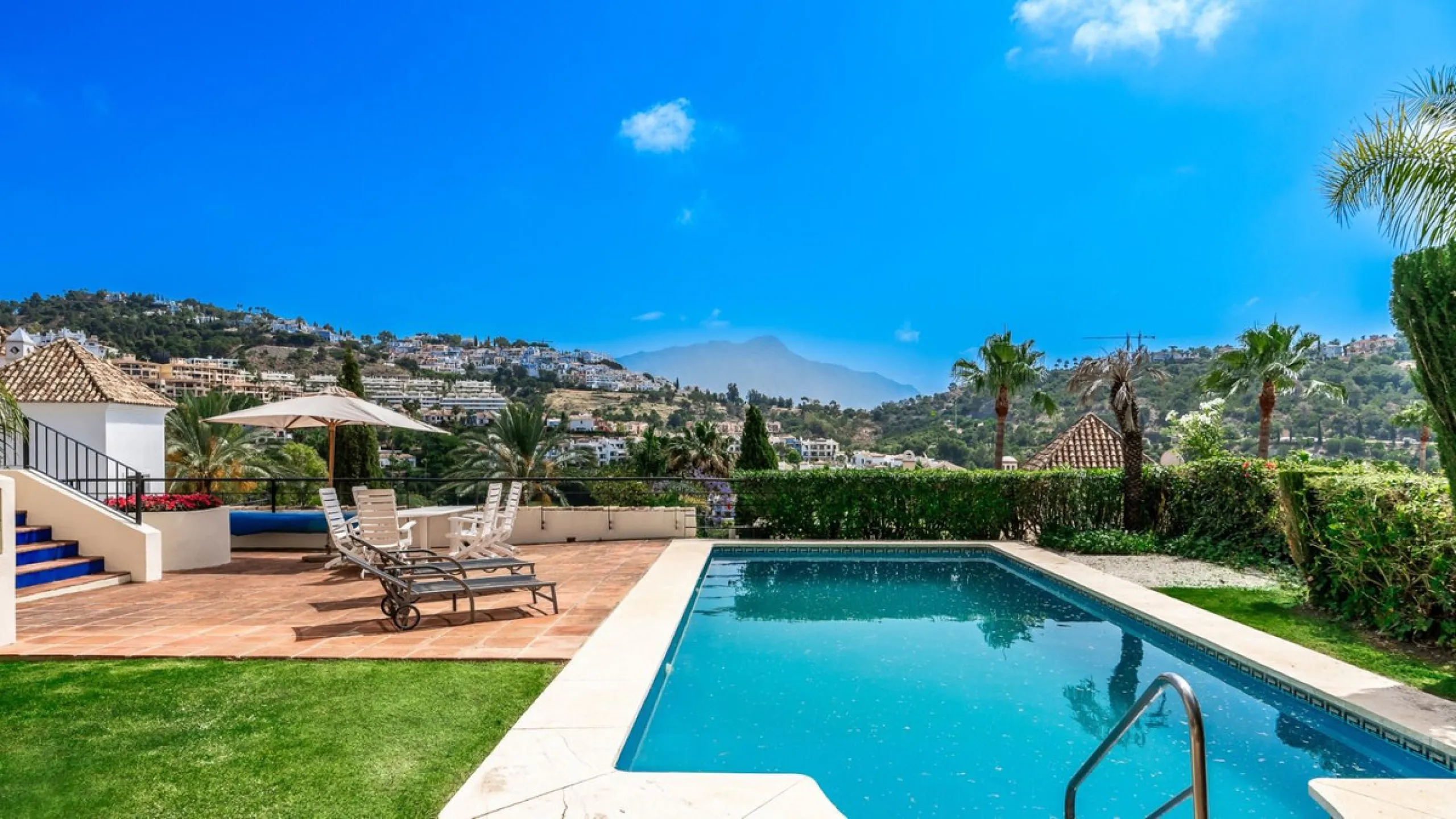 Don't miss out on this amazing opportunity to own a unique villa in the prestigious Los Arqueros Golf community! Villa Sunrise is waiting for you to make it your dream home with just a little investment.
