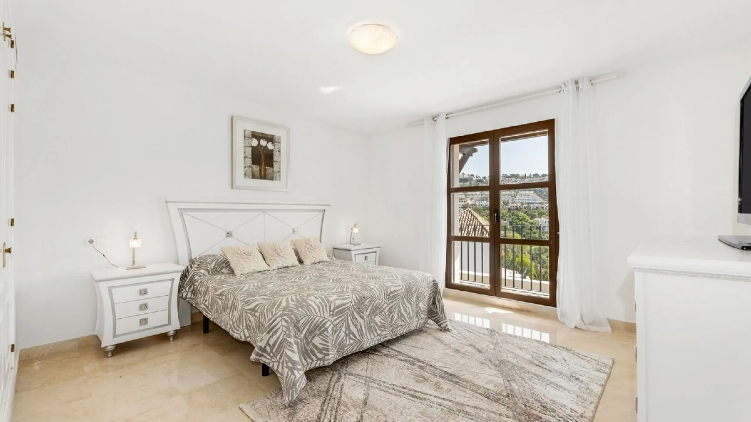 Don't miss out on this amazing opportunity to own a unique villa in the prestigious Los Arqueros Golf community! Villa Sunrise is waiting for you to make it your dream home with just a little investment.