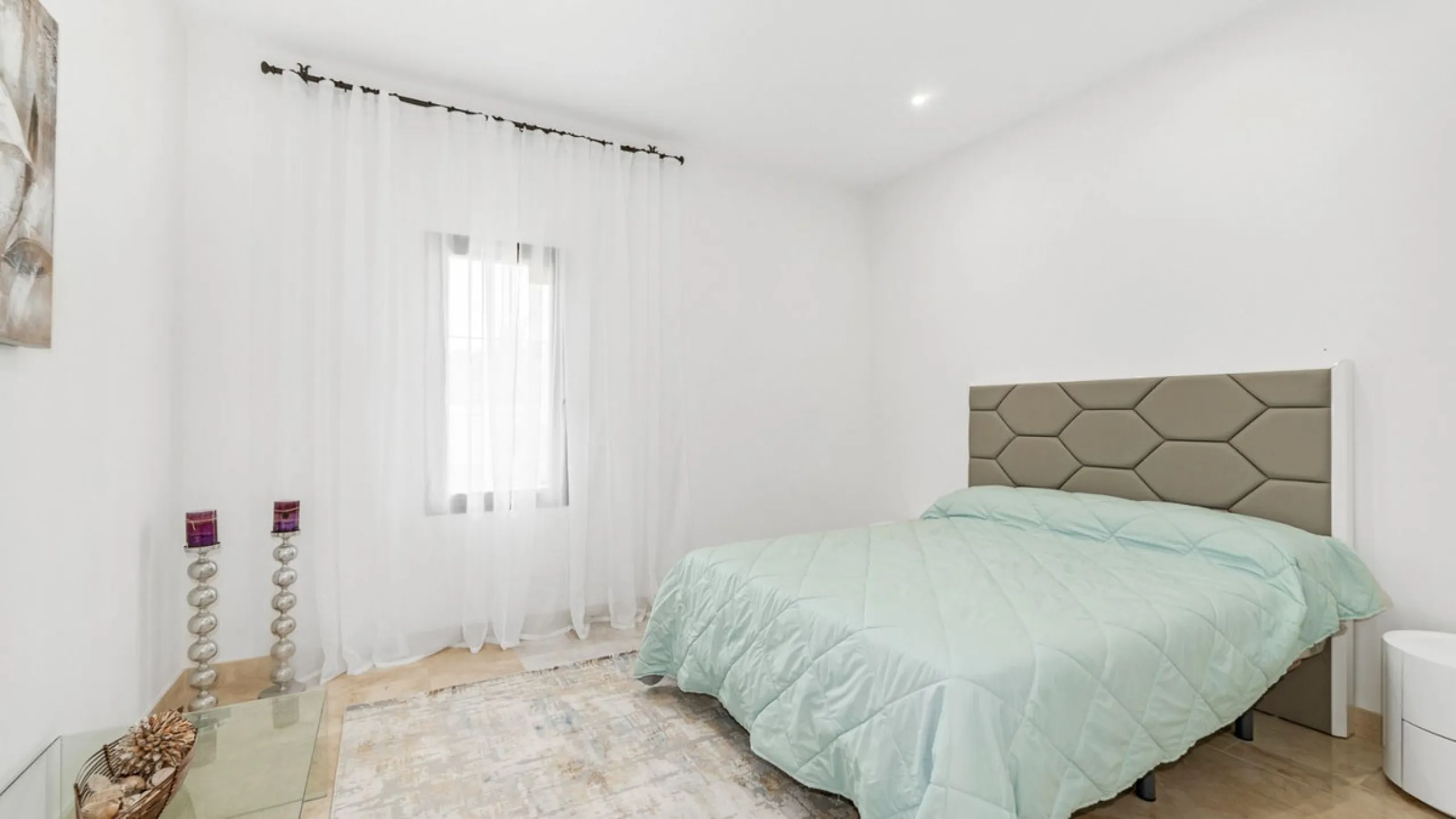 Don't miss out on this amazing opportunity to own a unique villa in the prestigious Los Arqueros Golf community! Villa Sunrise is waiting for you to make it your dream home with just a little investment.