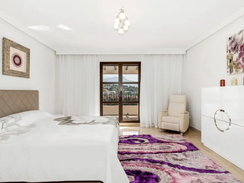 Don't miss out on this amazing opportunity to own a unique villa in the prestigious Los Arqueros Golf community! Villa Sunrise is waiting for you to make it your dream home with just a little investment.