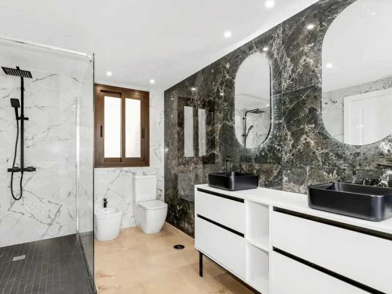 Don't miss out on this amazing opportunity to own a unique villa in the prestigious Los Arqueros Golf community! Villa Sunrise is waiting for you to make it your dream home with just a little investment.
